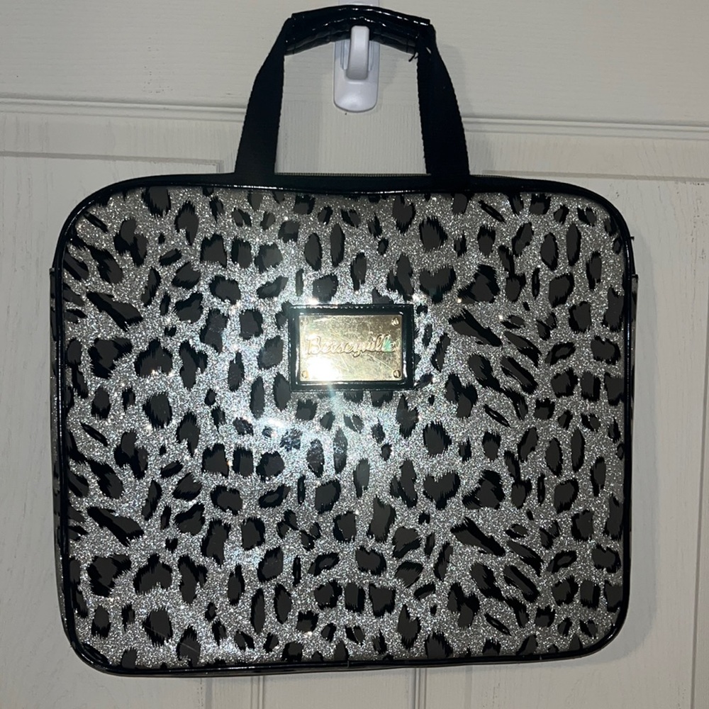 Betseyville laptop/ tablet case
